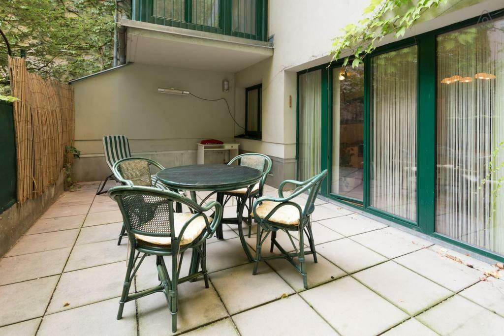 Relaxing Terrace Apartment In Lively Area Vienna Exterior photo